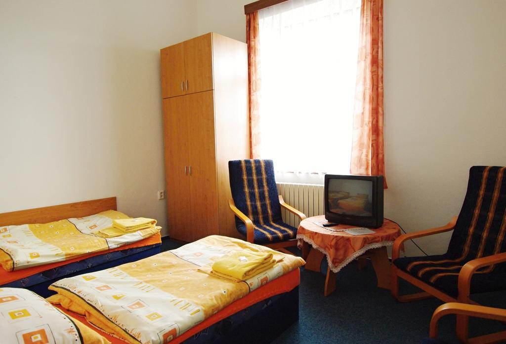 Hotel Koleje Zamecek à Lednice Chambre photo