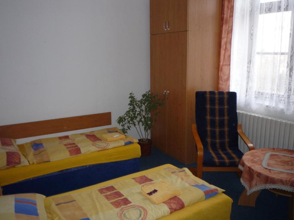 Hotel Koleje Zamecek à Lednice Extérieur photo