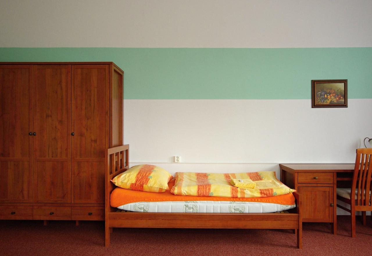 Hotel Koleje Zamecek à Lednice Extérieur photo