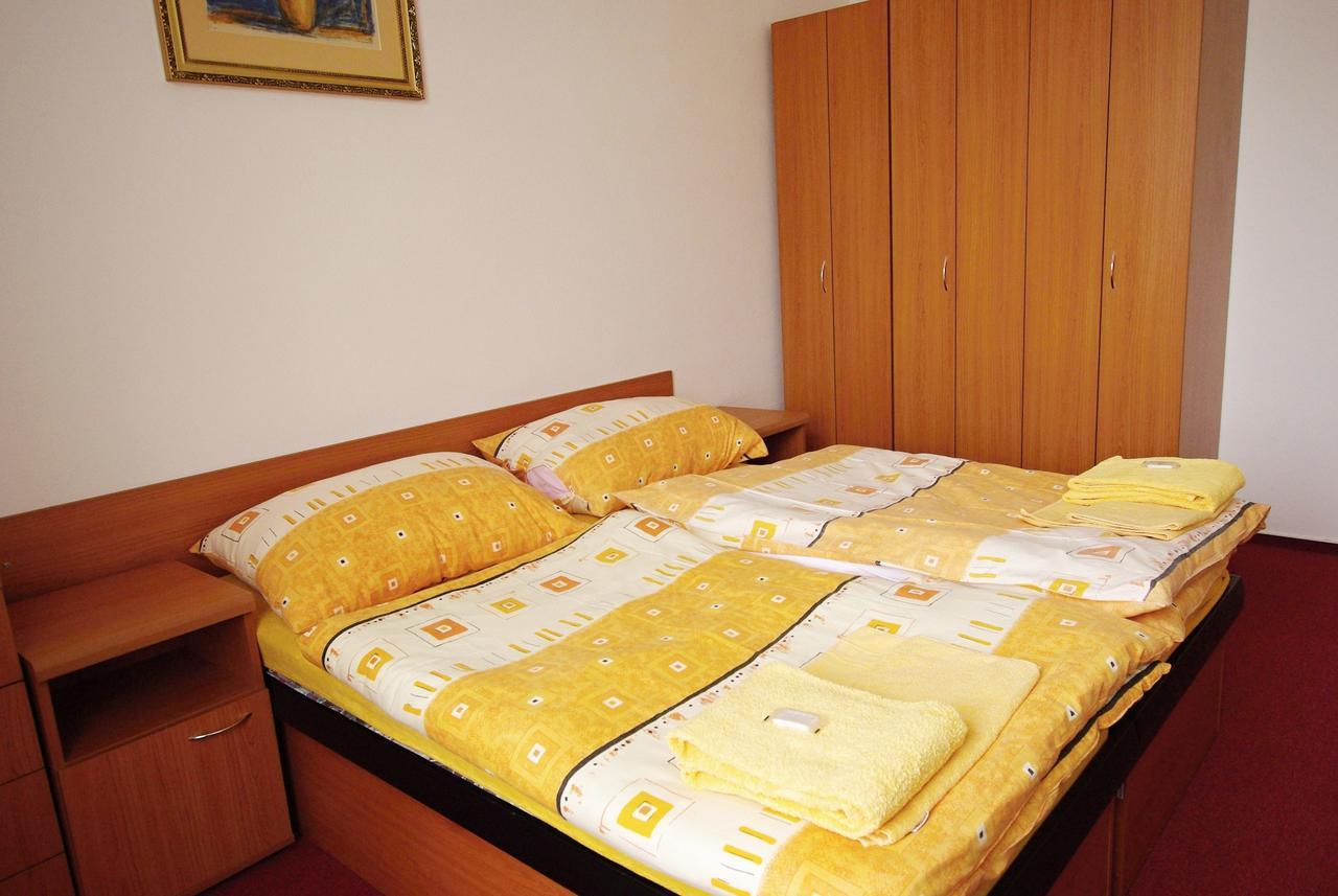 Hotel Koleje Zamecek à Lednice Extérieur photo