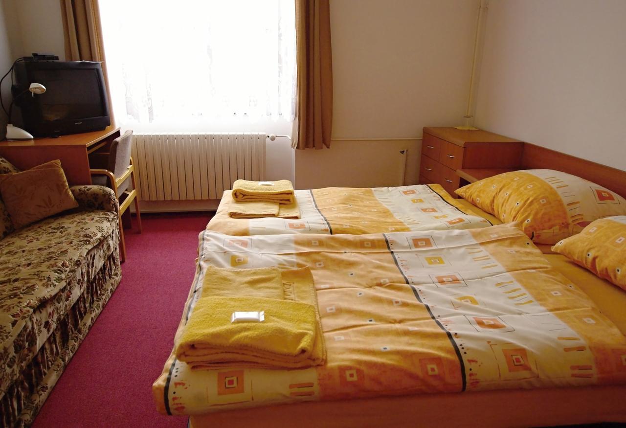 Hotel Koleje Zamecek à Lednice Chambre photo